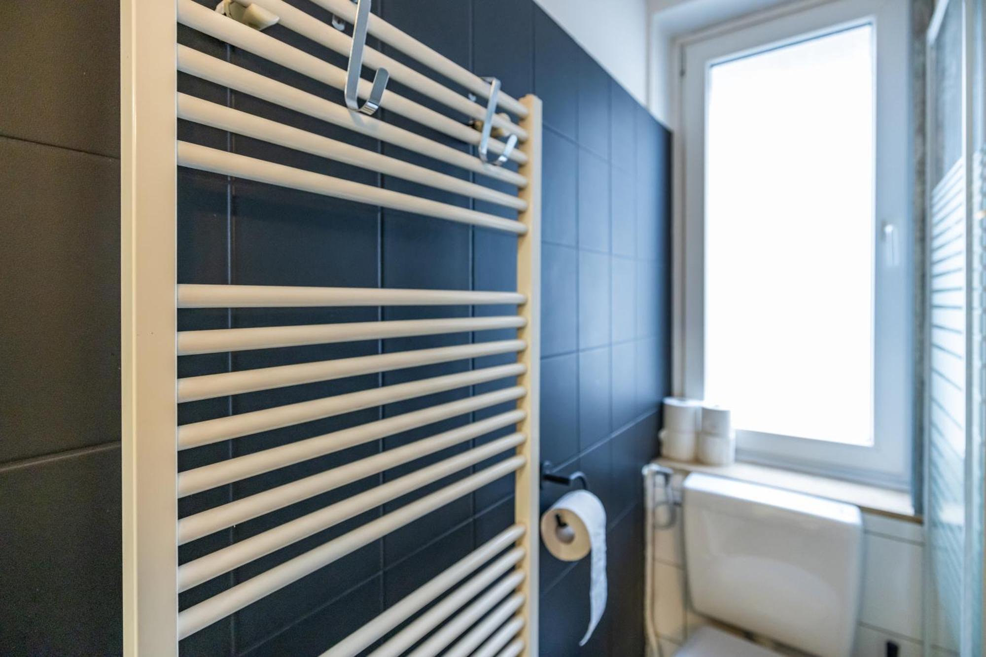 Apartment 3-zi - 6 Personen - Zentral-bielefeld - Kostenloser Parkplatz *